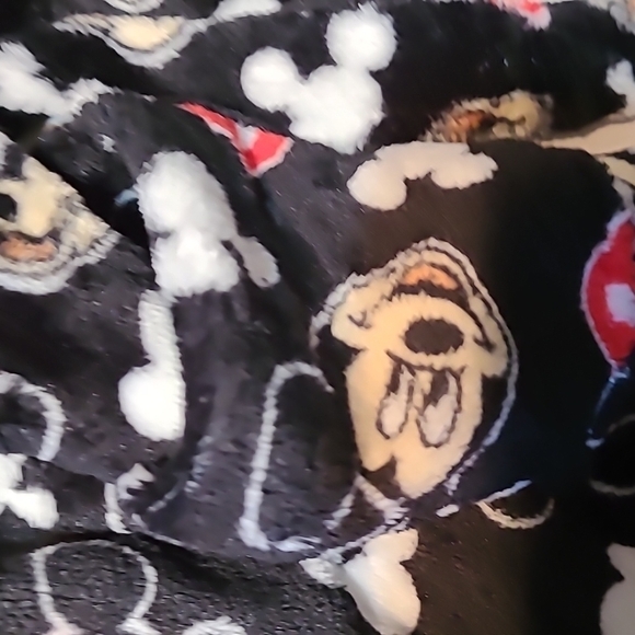 Mickey Mouse Kids Bathrobe NWT - Picture 4 of 8
